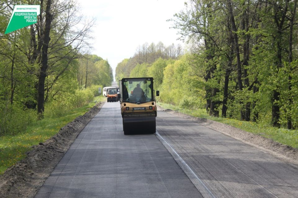 Сергей Цыганок: По национальному проекту «Инфраструктура для жизни» в Погарском районе Брянской области в 2026 году отремонтируют участок автомобильной дороги «Брянск-Новозыбков»-Погар, протяженностью 3,5 км. Работы будет...