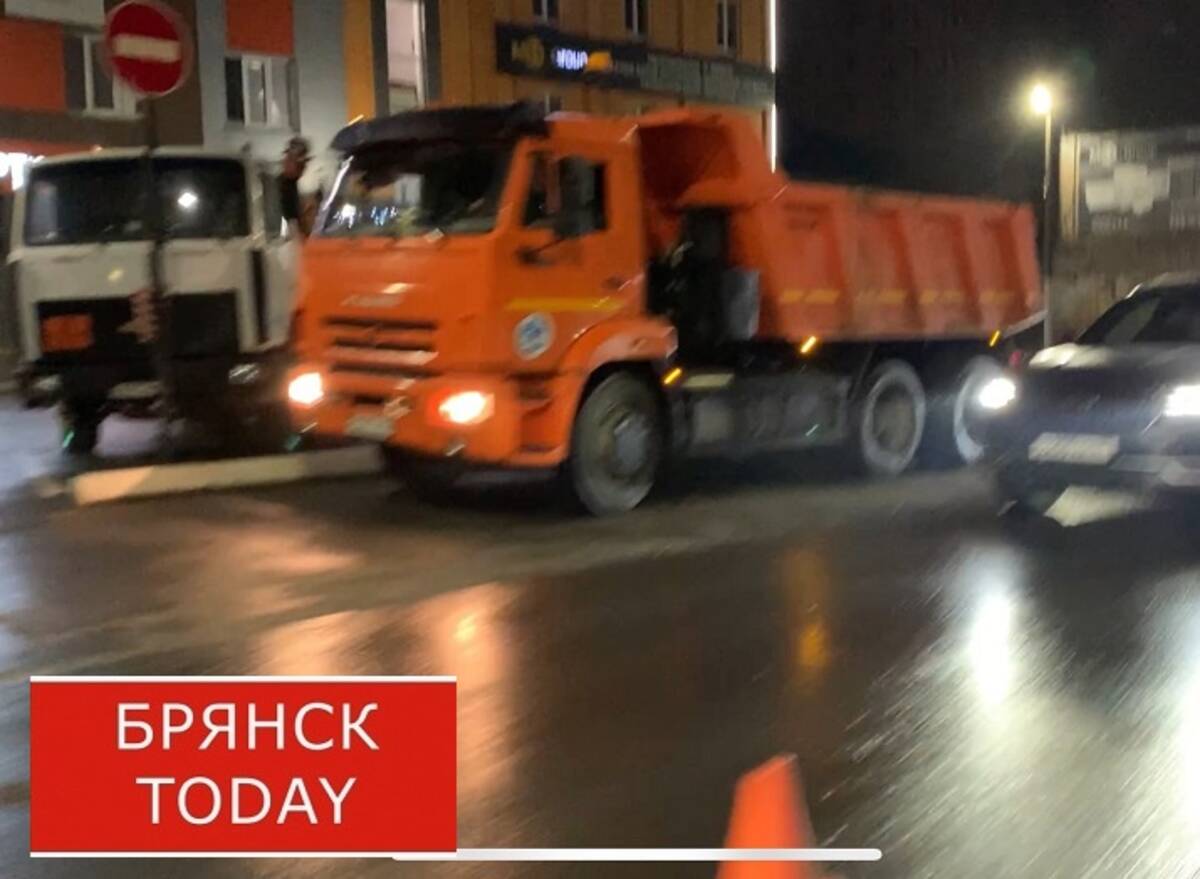 В Брянске оперативно ликвидировали провал на улице Красноармейской