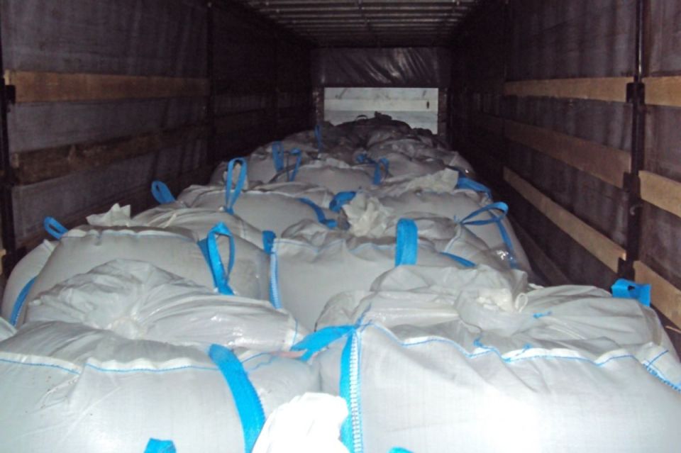 На границе Брянской области развернули 22 тонны семян льна