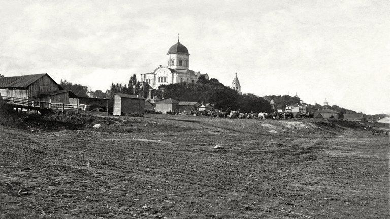 В соцсетях опубликовали вековой снимок Новопокровского собора и брянского базара
