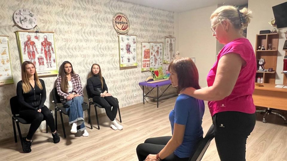 «Бережно к себе». Участниц конкурса «Миссис Брянск 2025» научили держать осанку
