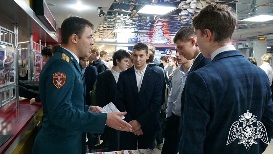 Росгвардейцы приняли участие во всероссийской акции «Есть такая профессия – Родину защищать»