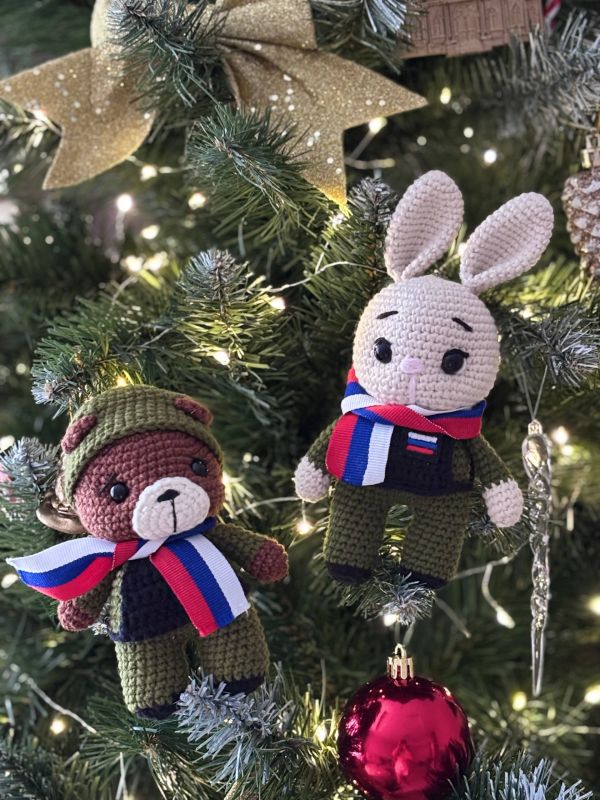 Активисты "Движения Первых" из МБОУ-Ардонской СОШ им. М.Н. Плоткина и их родители принимают активное участие в акции "Новогоднее тепло СВОим"