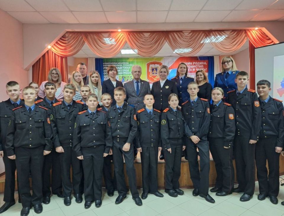 Инна Мухина: Посетила Брянскую кадетскую школу, где приняла участие в межведомственной правовой встречи