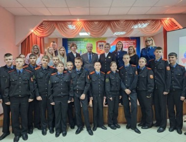 Инна Мухина: Посетила Брянскую кадетскую школу, где приняла участие в межведомственной правовой встречи