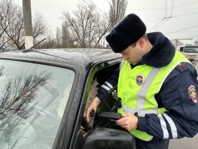 Брянских водителей заставят снять тонировку