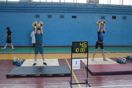 В Карачеве турнир по гиревому спорту посвятили герою СВО Виктору Арбузову