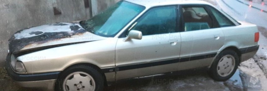 В Унече вспыхнула иномарка