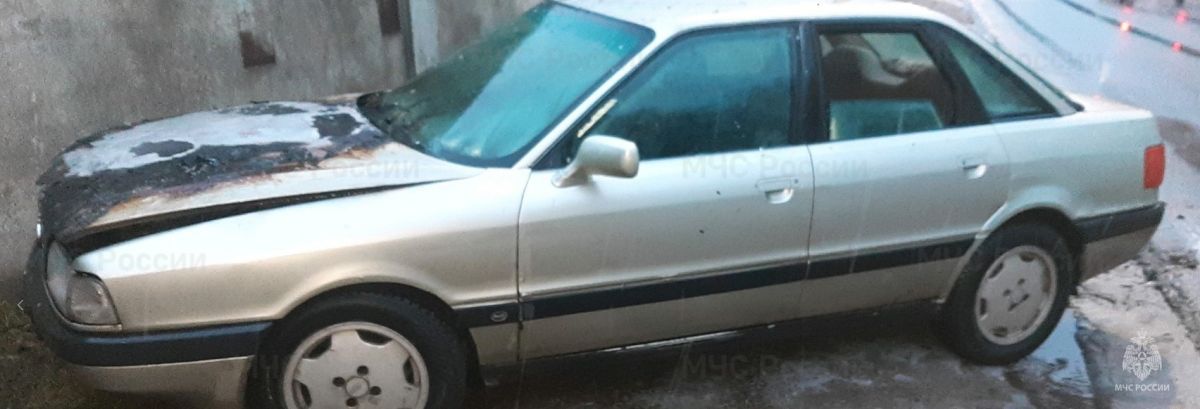 В Унече вспыхнула иномарка