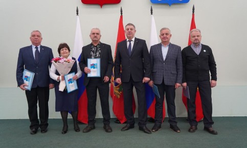 Работников транспорта Брянской области поздравили с профессиональным праздником