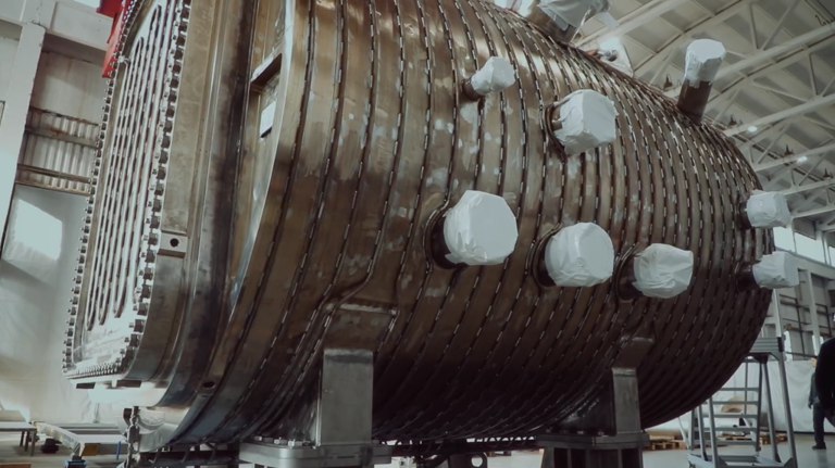 Из Брянска во Францию прибыла уникальная вакуумная камера для ядерного ректора