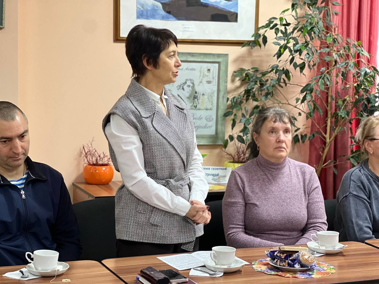 18 ноября 2025 года на базе центральной библиотеки состоялась встреча с участниками специальной военной операции, членами семей действующих и погибших участников СВО