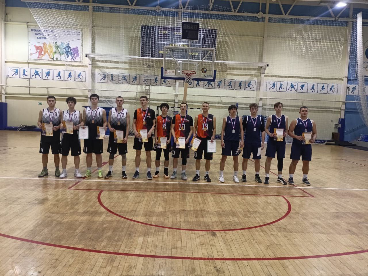 Студенты брянских сузов сразились в баскетбол 33