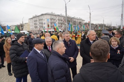 Александр Богомаз: С помощником Президента Российской Федерации Владимиром Ростиславовичем Мединским, заместителем начальника Управления Президента России по государственной политике в гуманитарной сфере, заместителем...