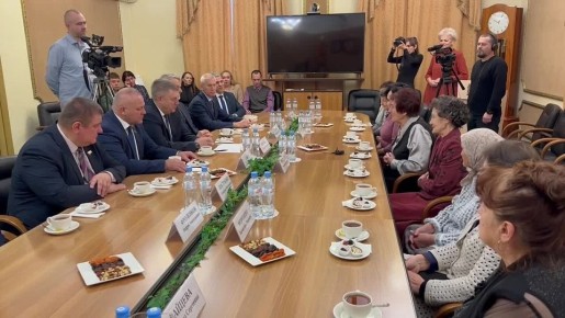  :           ,    ,  ,  