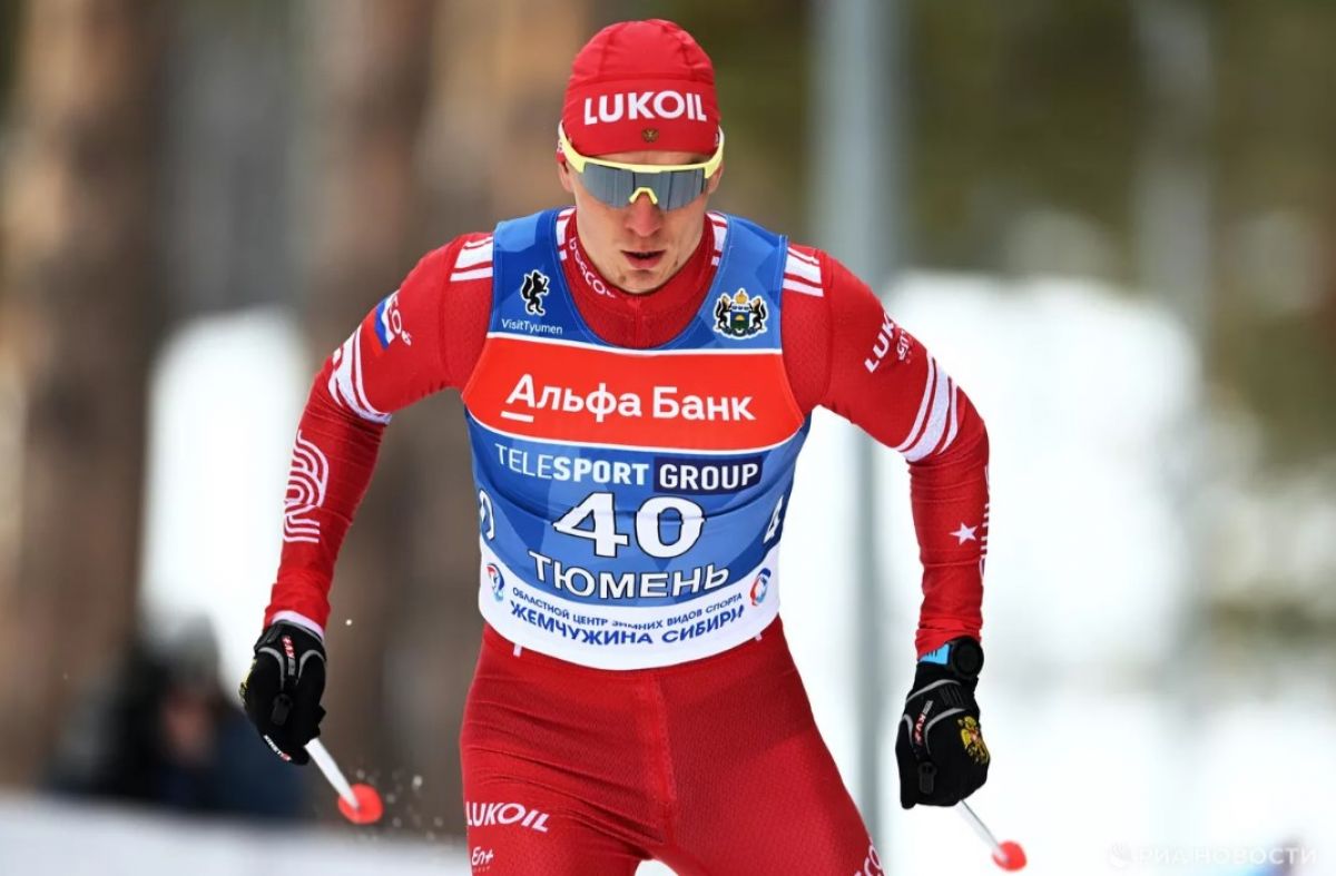 Брянский лыжник Большунов стал одиннадцатым на первой гонке Кубка России