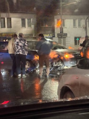 В Брянске на Ульянова вдрызг разбились две легковушки