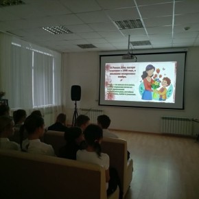 День матери в России отмечают сравнительно недавно