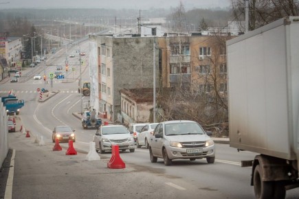 На Горького продолжается строительство тротуаров