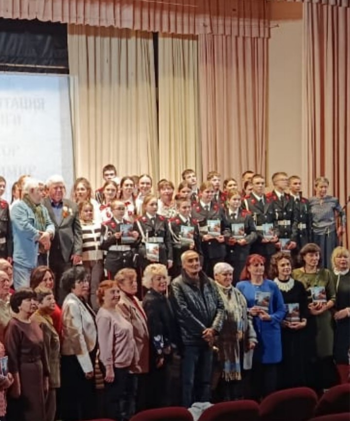 Участники литературного объединения «Источник» МБУК ЦБС г. Клинцы на протяжении многих лет ведут сотрудничество с поэтами и прозаиками юго-западных районов Брянщины и республики Беларусь