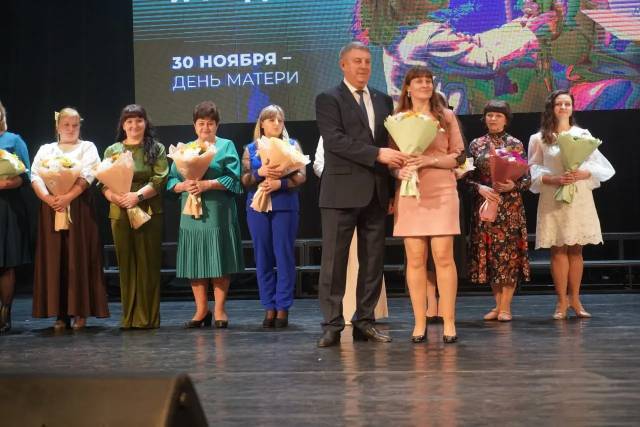 Юлия Пачкал из Добрунского сельского поселения награждена Почётным знаком Брянской области «Материнская слава»