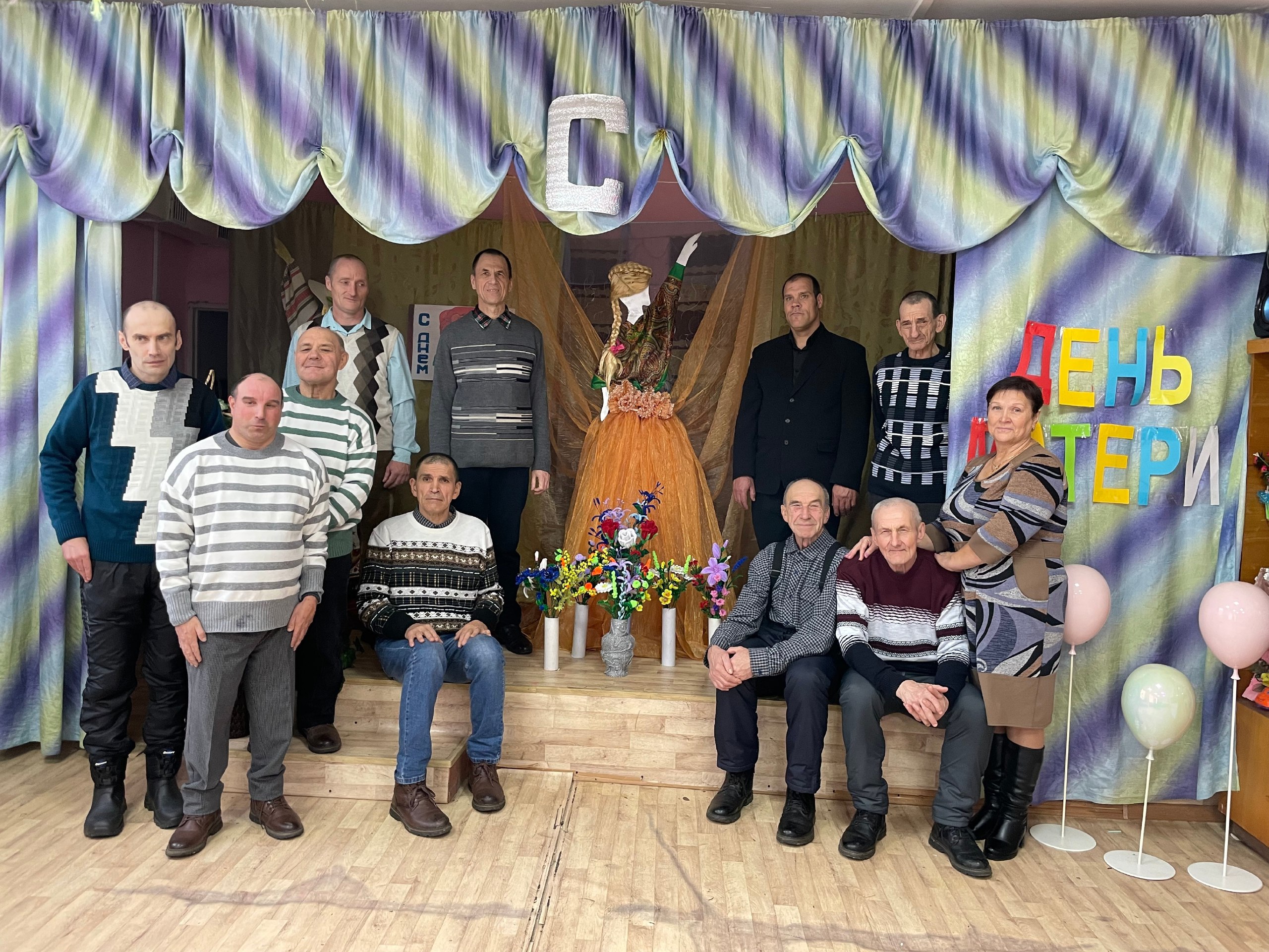 В рамках социального партнерства проживающие ГБСУСОН «Навлинский психоневрологический интернат» посетили Алешенский сельский Дом культуры