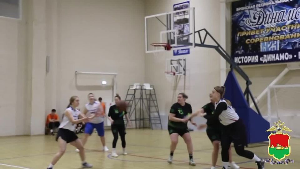 В спортивном зале Управления МВД России по Брянской области прошел турнир среди трудовых коллективов – партнеров Брянской региональной организации «Динамо»