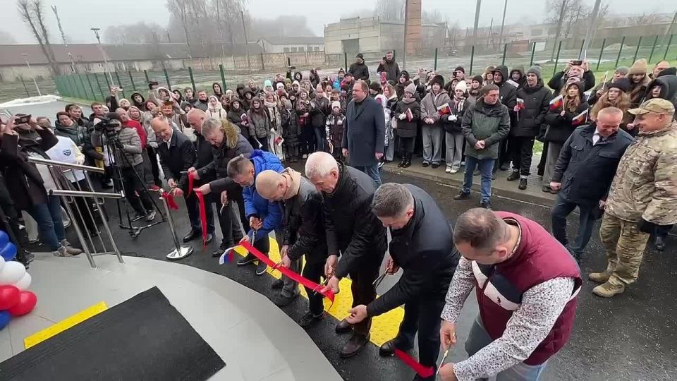 Александр Богомаз: Ледовый дворец «Патриот» имени прославленного хоккеиста, футболиста, чемпиона мира, Европы, Олимпийских игр Всеволода Михайловича Боброва открыт в с. Глинищево Брянского района