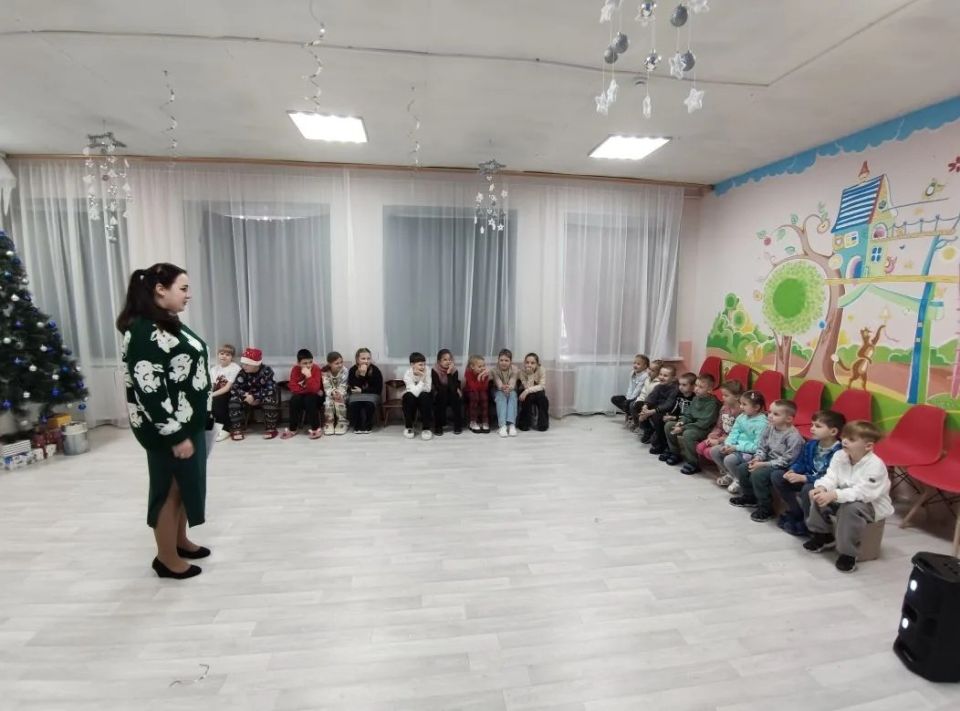 23 декабря 2025 года на базе МБОУ-Прогимназия №1 в рамках реализации программы преемственности школьный оркестр «Простор музыки» под руководством Тимошенко Оксаны Юрьевны исполнил новогодние композиции для наших дошкольников