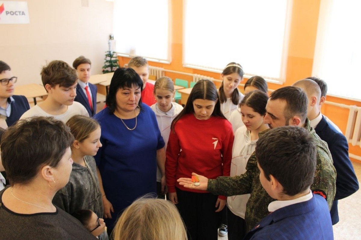 В Творишинской школе прошёл патриотический час «Участник СВО» в формате «классной встречи»