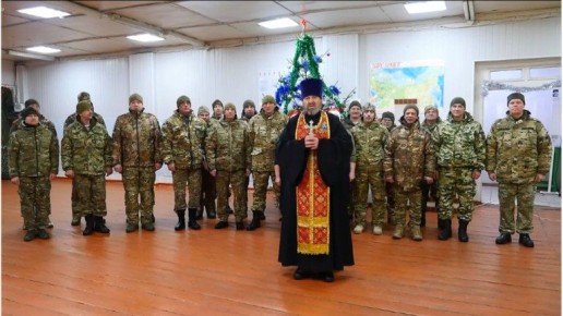 Священник поздравил командиров и бойцов «БАРС-Брянск» с Новым годом и Рождеством