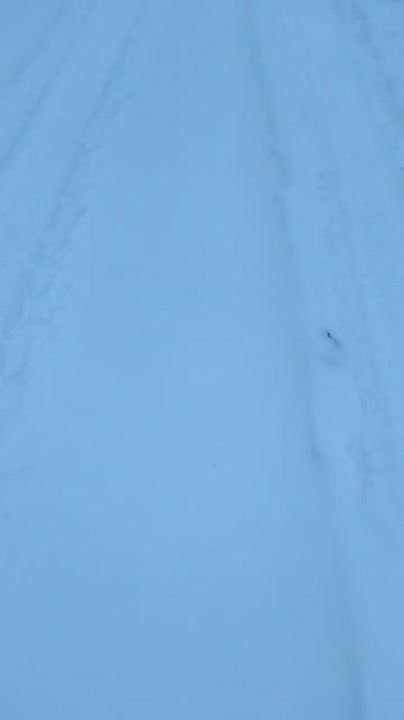 Очистка автодорог в районе продолжается