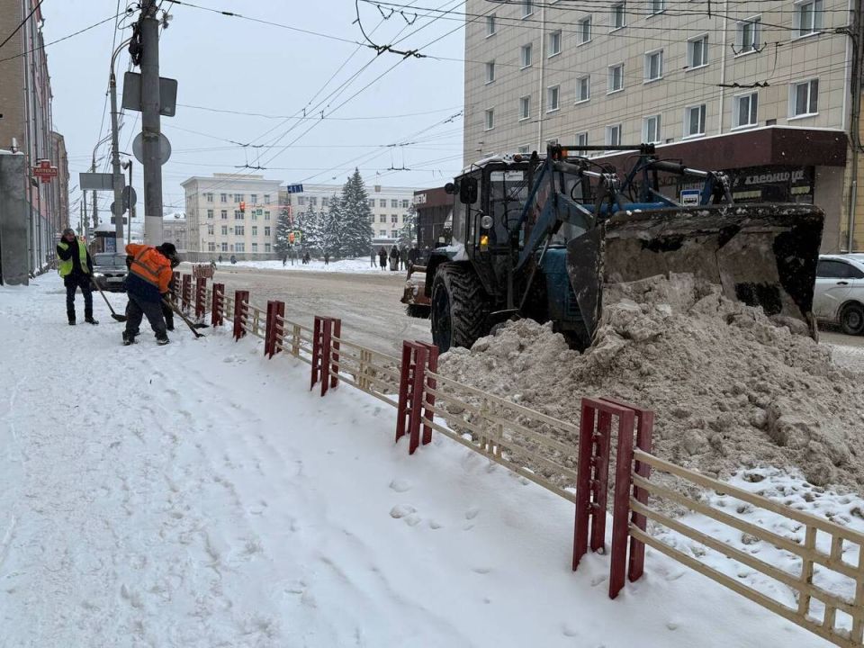 С улиц Брянска вывезли 1000 тонн снега за сутки