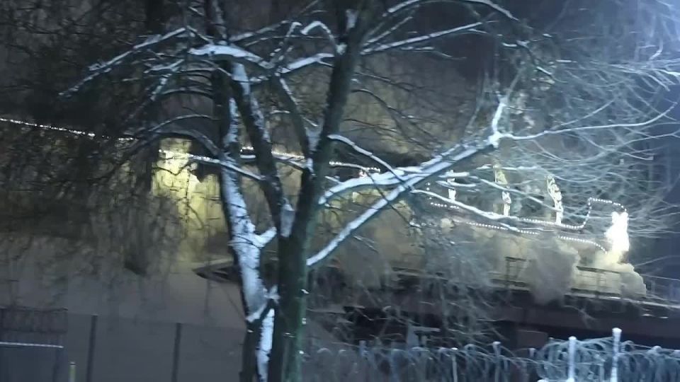 Поезд Деда Мороза сделал остановку на Киевском вокзале в Москве