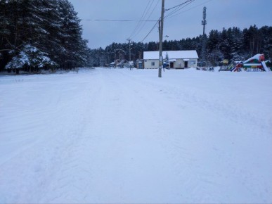 Специалисты коммунальных служб продолжают работы по уборке снега улично-дорожной сети в Хутор-Борском сельском поселении