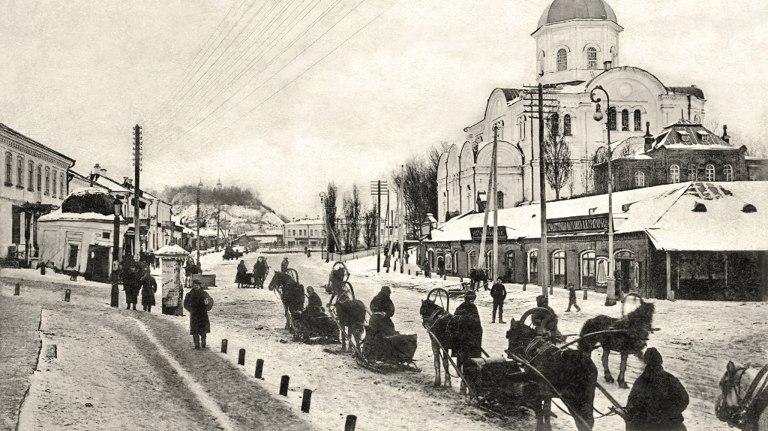 Брянцам представили редкое архивное фото набережной начала XX века