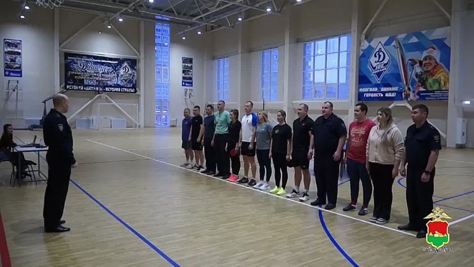 Новогодний турнир по настольному теннису состоялся в спортивном зале УМВД России по Брянской области