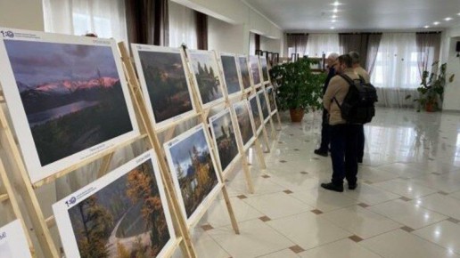 В Новозыбкове открыли фотовыставку брянских художников «По России с любовью»