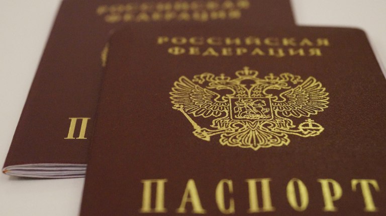 Брянцам напомнили, какие данные нельзя передавать третьим лицам