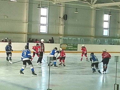 Кубок главы города Трубчевска: яркая игра юных хоккеистов!