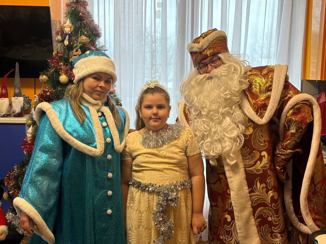 Александр Богомаз: Добрый волшебник Дед Мороз заглянул в гости к 6-летней Ире из Брянска