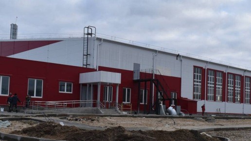 В Клетне подготовка к открытию спорткомплекса с бассейном вышла на финишную прямую