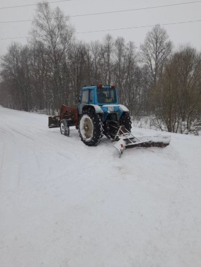 В Выгоничском районе продолжаются работы по расчистке дорог от снега