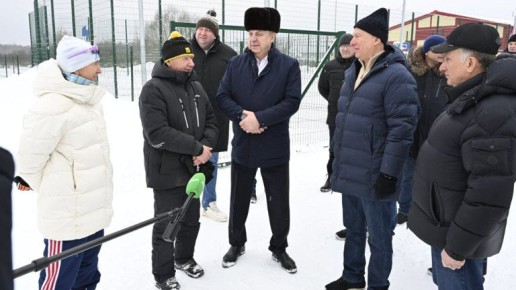 Патрушев встретился с первым тренером брянского лыжника Большунова