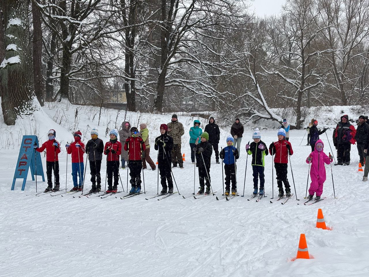 Брасовские спортсмены Декаду спорта и здоровья встретили на лыжне