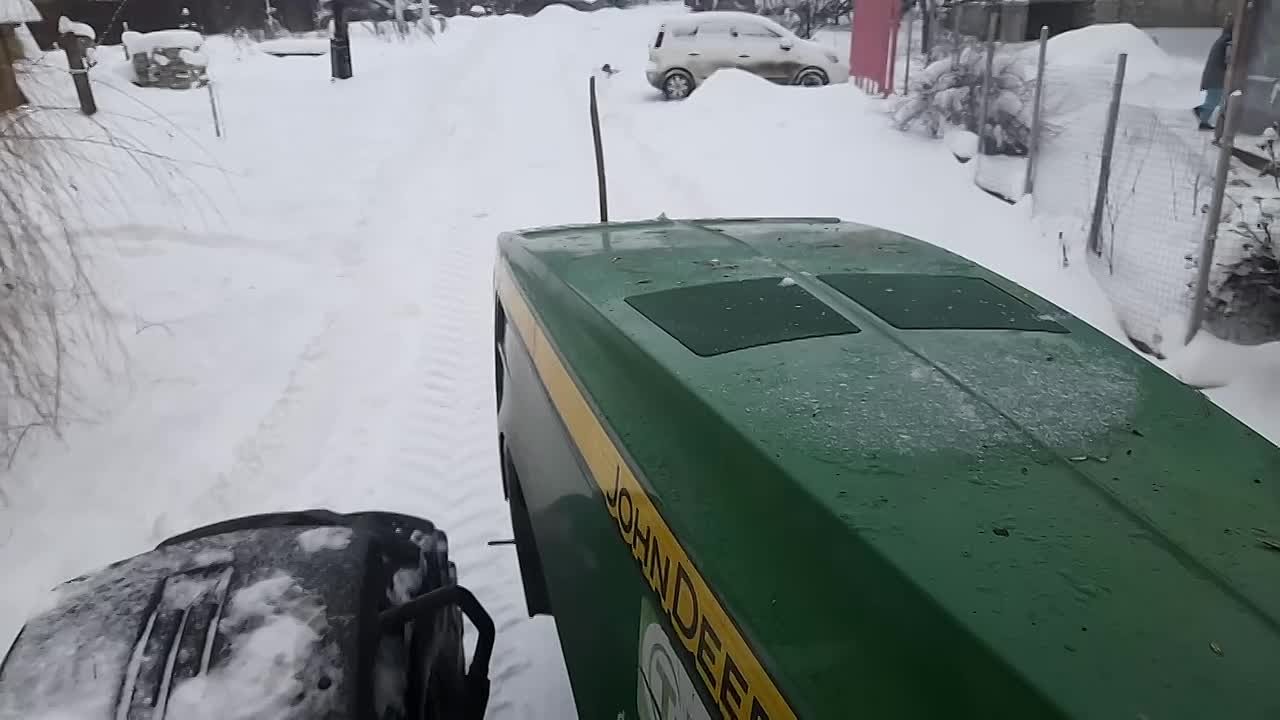 В Чернетовском сельском поселении очищали сегодня дороги от снега!