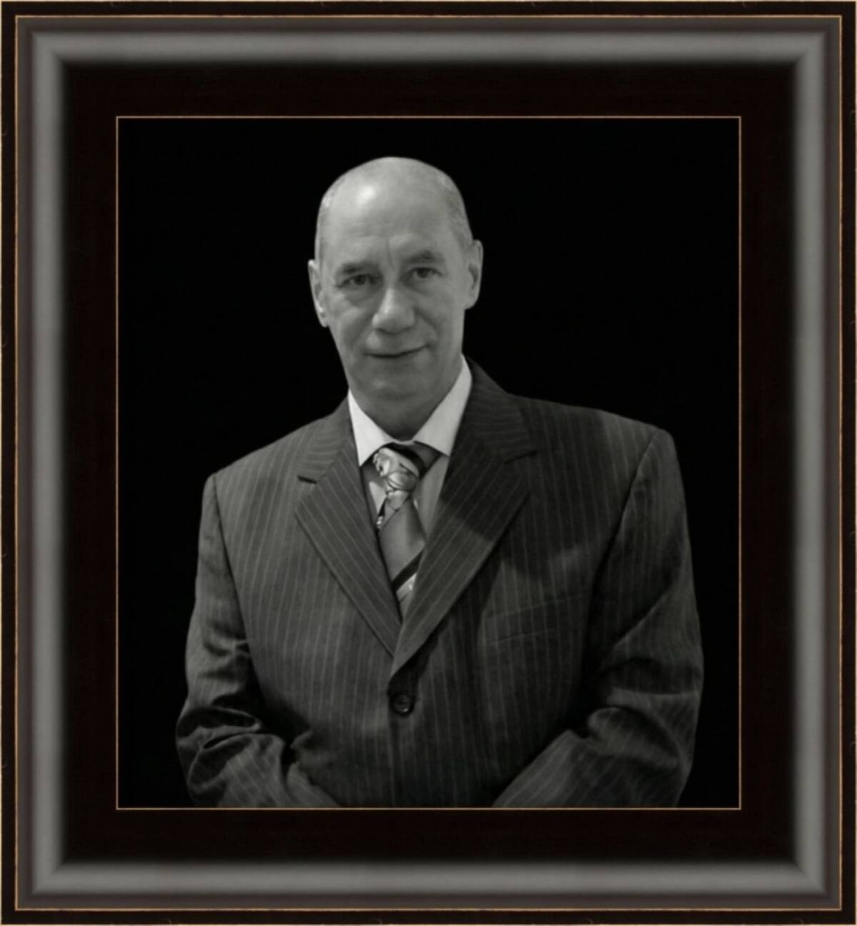 В Брянской области скончался известный нотариус Эдуард Васьков