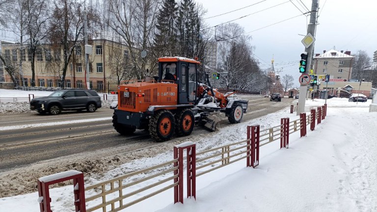 Уборку брянских улиц от снега после циклона «Фрэнсис» взяли под контроль