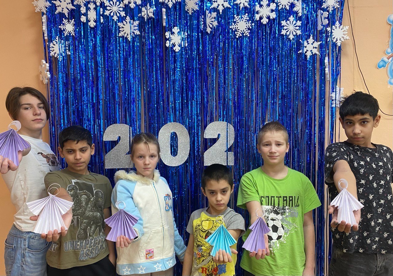 Среди искрящейся череды новогодних торжеств Рождество занимает особое место – праздник, сотканный из надежды, веры в чудо, любви к ближнему и самой жизни