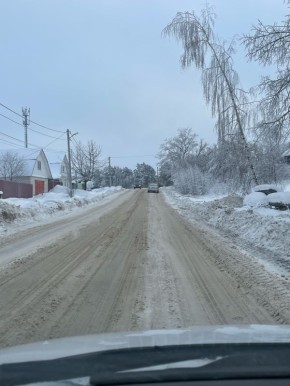 Коммунальные службы продолжают уборку снега и расчистку дорог